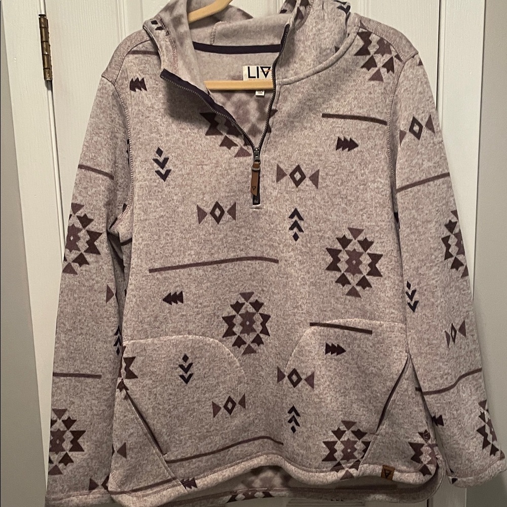 Women’s size extra large pullover great for hiking nice condition
